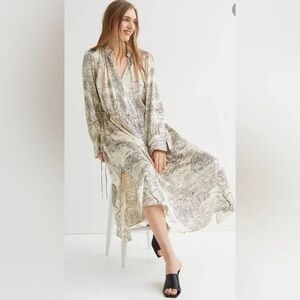 H&M Cream and Black Patterned dress